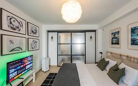 Superb 3 Bedroom & 3 Bathroom Duplex In Brussels City Centre